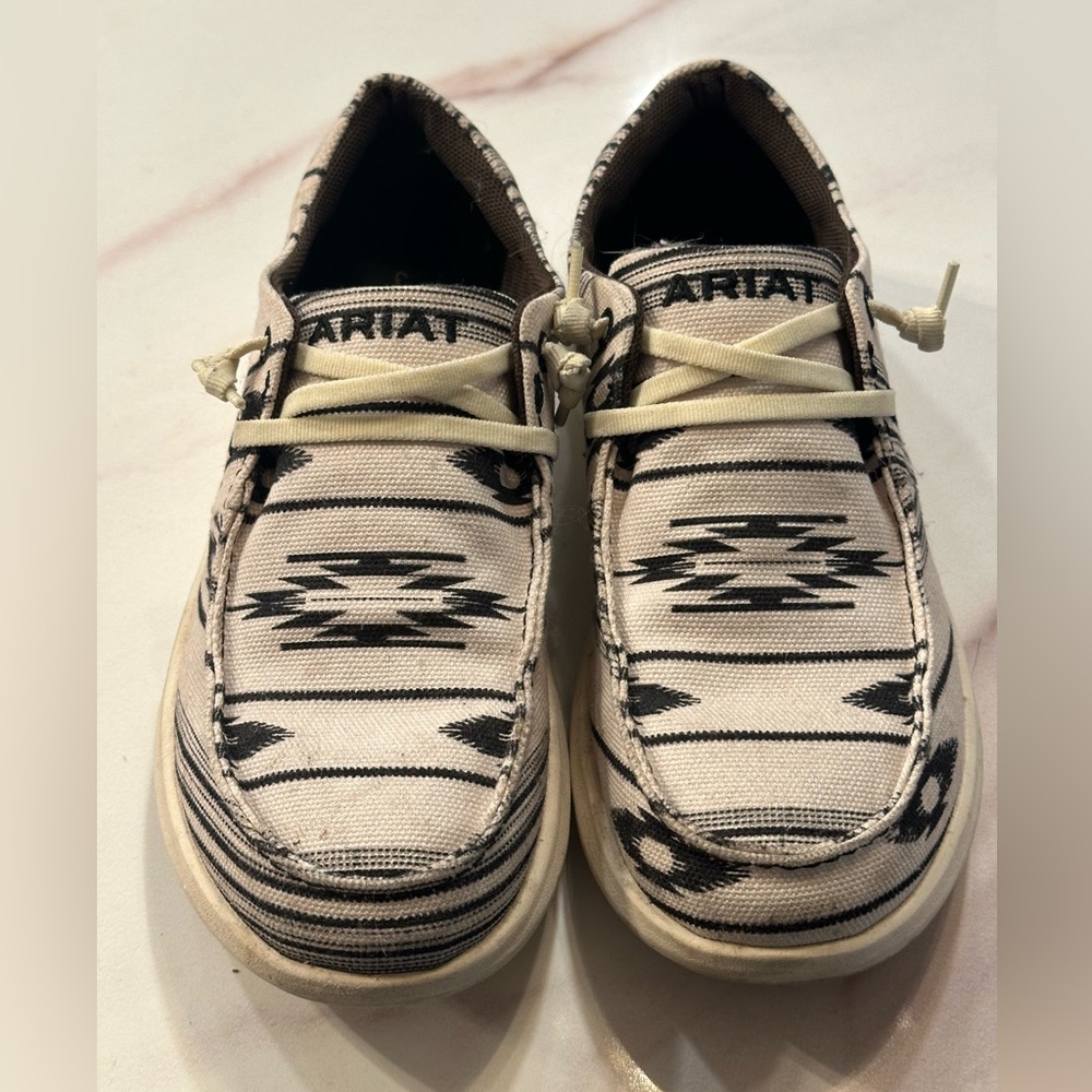 Women’s Ariat shoes